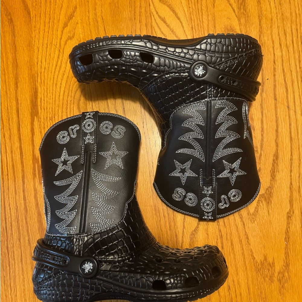 CROCS Black Cowboy Boots Size 4/6